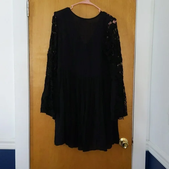 Boho black lace knee length dress - Picture 5 of 8